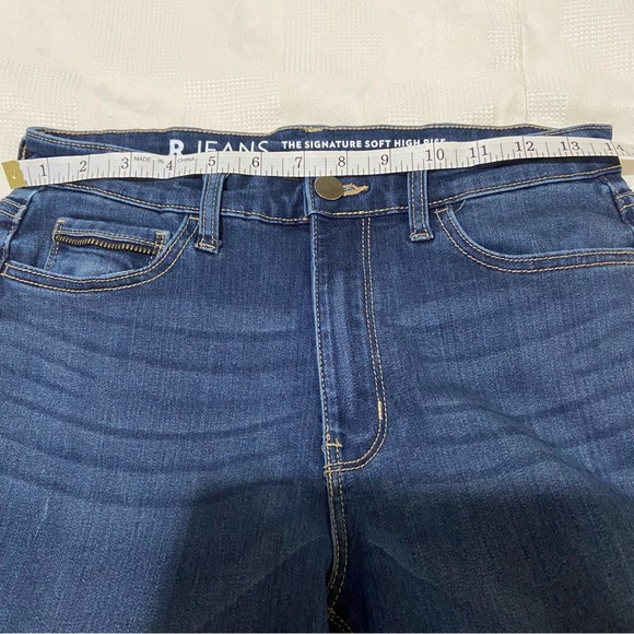 R Jeans. Tall. Slim leg. Woman’s. - Picture 6 of 7